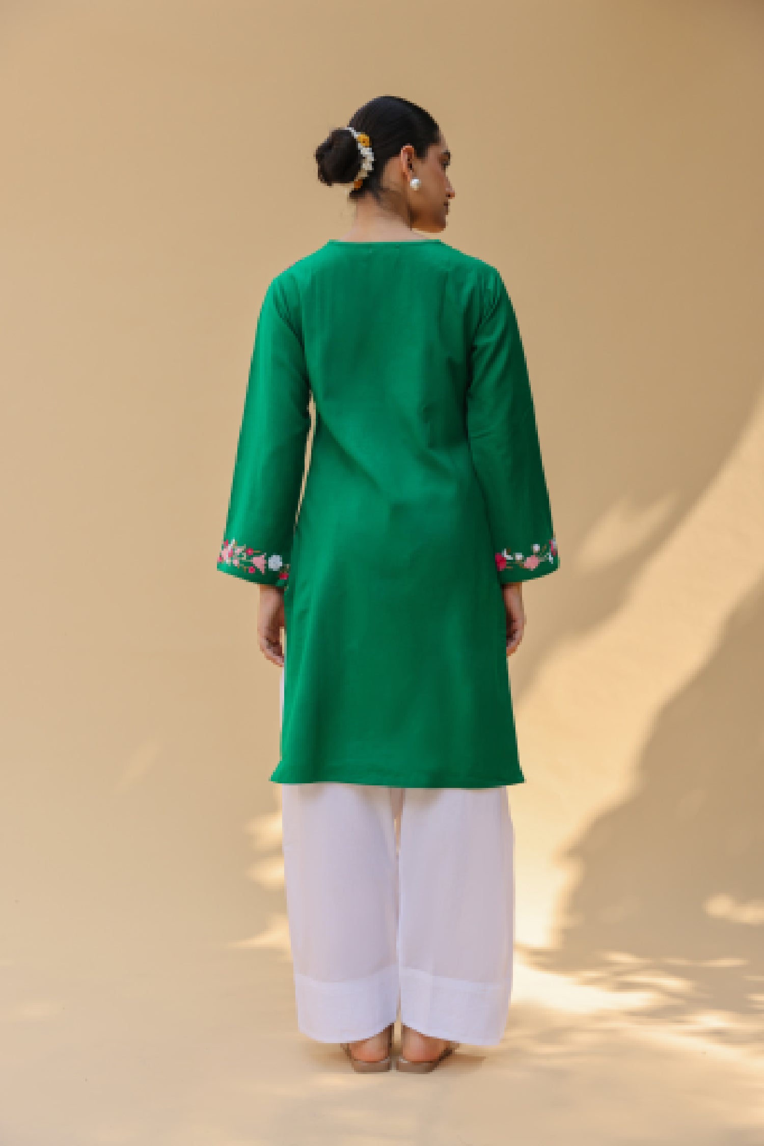 Woolen Kashmiri Aari Kurta – Bottle Green