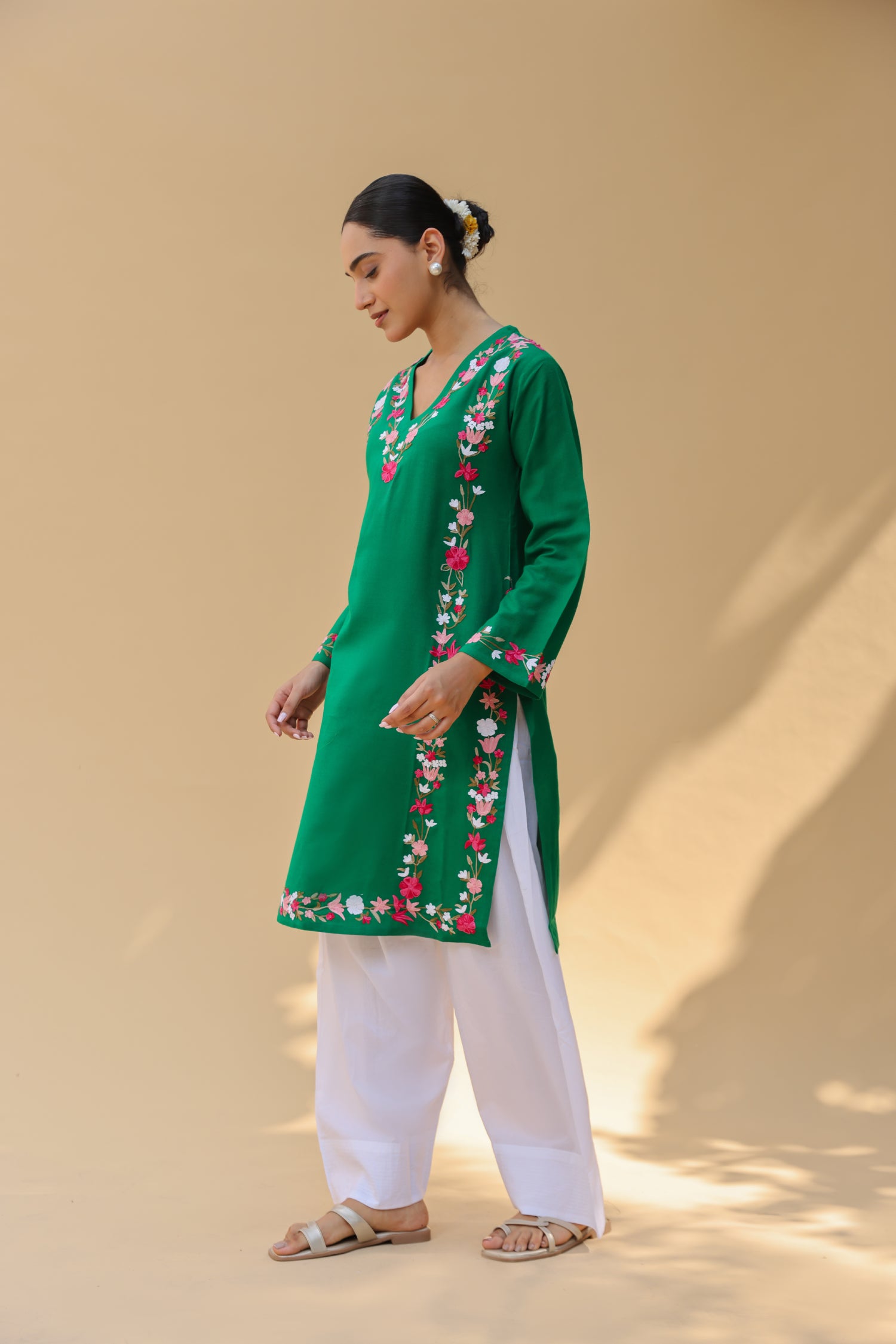 Woolen Kashmiri Aari Kurta – Bottle Green