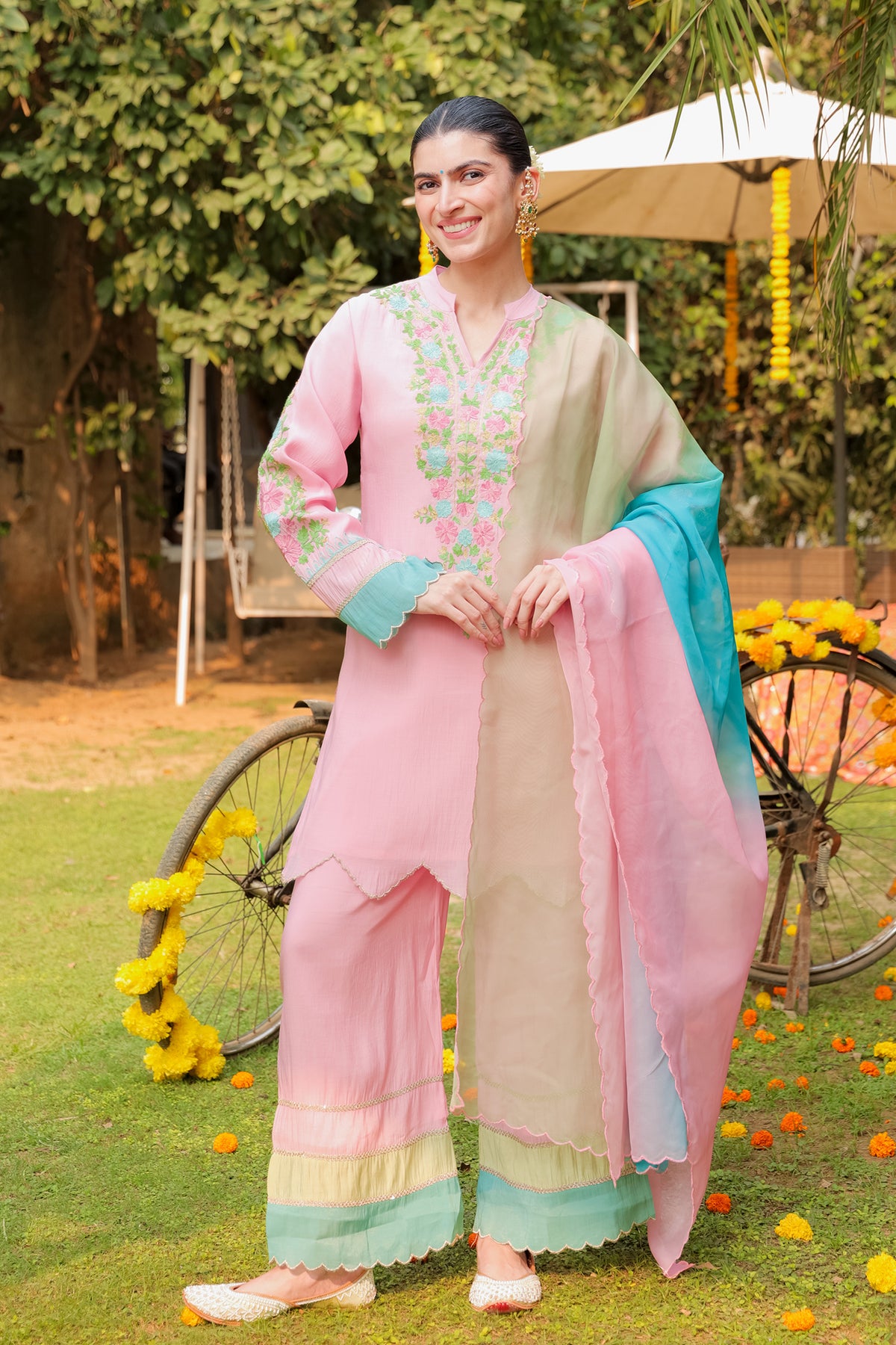 Kashmiri Zari Aari Mul Chanderi Farsi Kurta Set in Light Pink