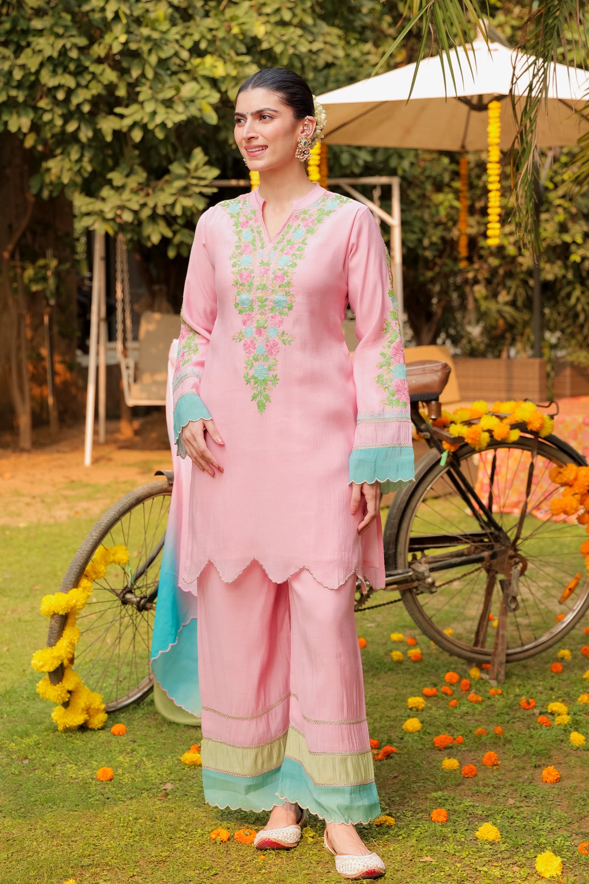 Kashmiri Zari Aari Mul Chanderi Farsi Kurta Set in Light Pink