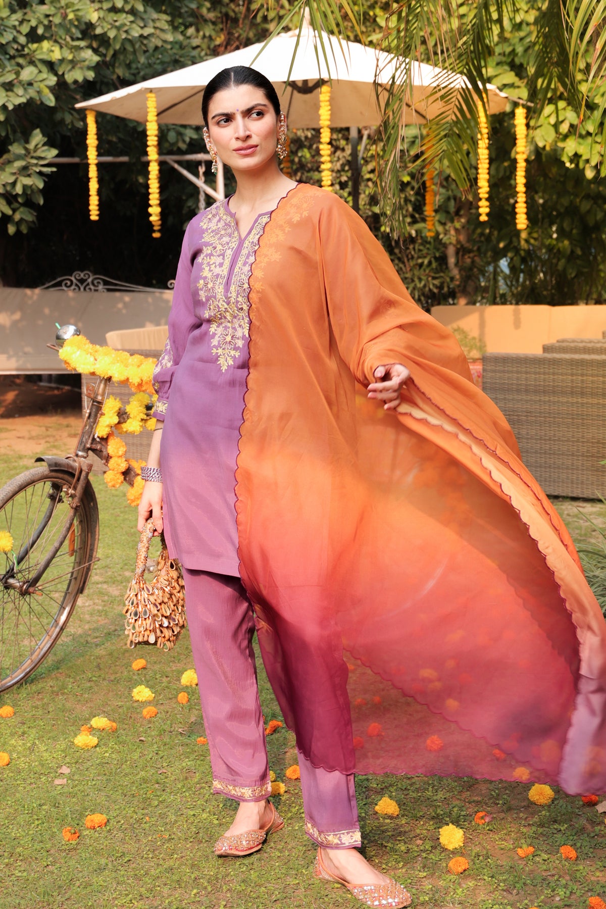 Kashmiri Zari Aari Mul Chanderi Straight Pant Kurta Set in Lavender