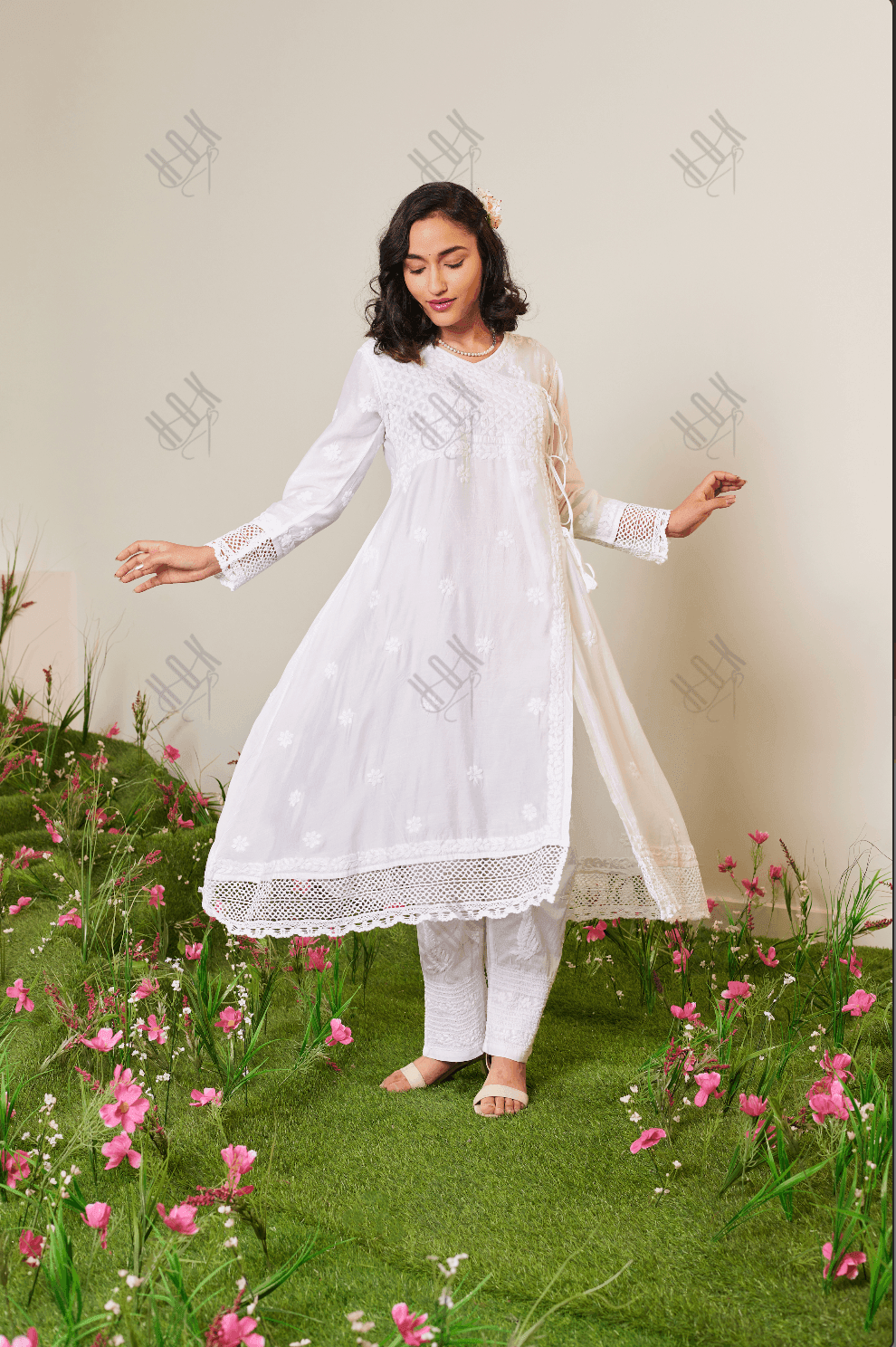 White Chicken Kari Tunic - AL-LK-726 – Almirah