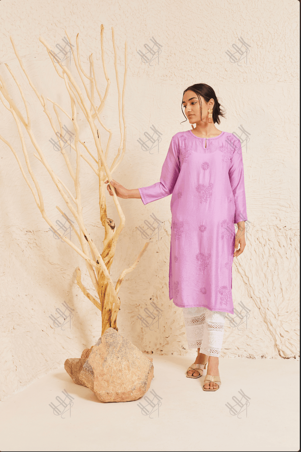 Samma Chikankari Long Kurta Notch Neck in Chanderi Silk for Women - Purple - House Of Kari (Chikankari Clothing)