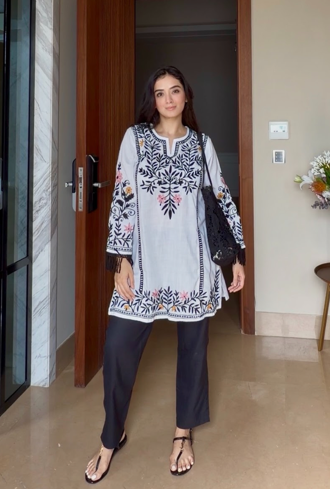 Evneet in Cotton Kashmiri Aari Embroidered Kurta- White With Black