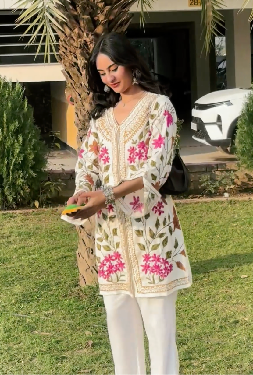 Khushbu in Cotton Kashmiri Aari Embroidered Jacket – Off White