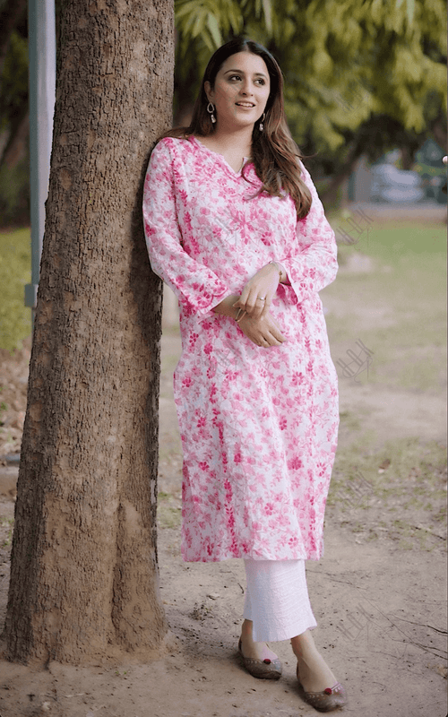 Simer in Saba Chikankari Kurta in Mul cotton in Pink Print