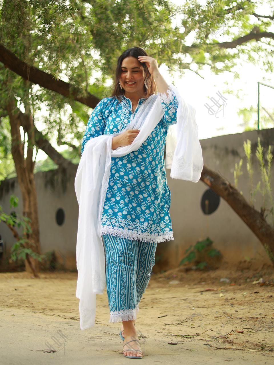 Sakshi in House of kari Chikankari Co-ord set in Cotton for Women- Blue - House Of Kari (Chikankari Clothing)