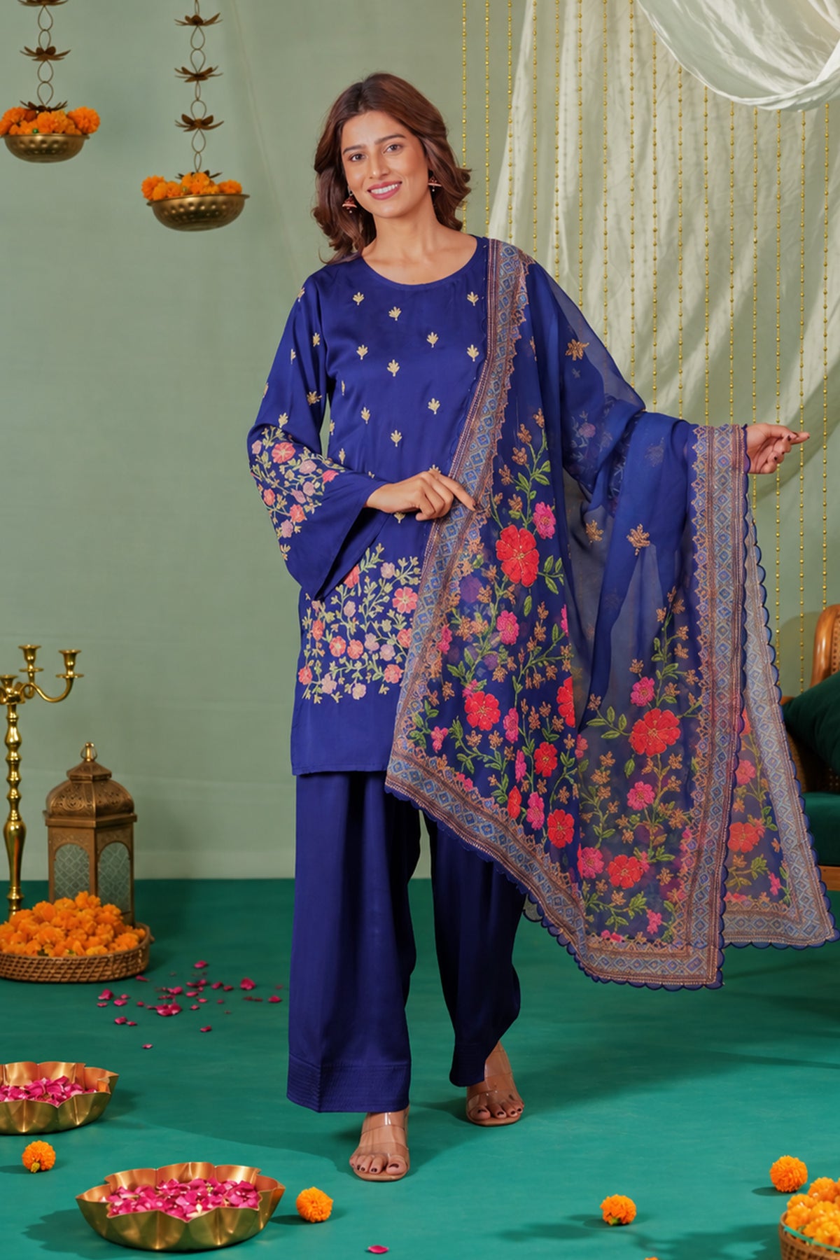 Kashmiri Zari Aari Golmol Farsi Kurta Set in Royal Blue