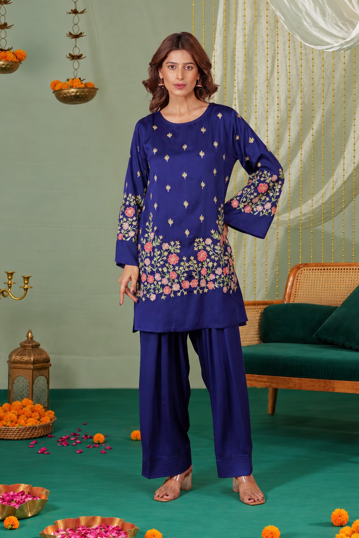 Kashmiri Zari Aari Golmol Farsi Kurta Set in Royal Blue