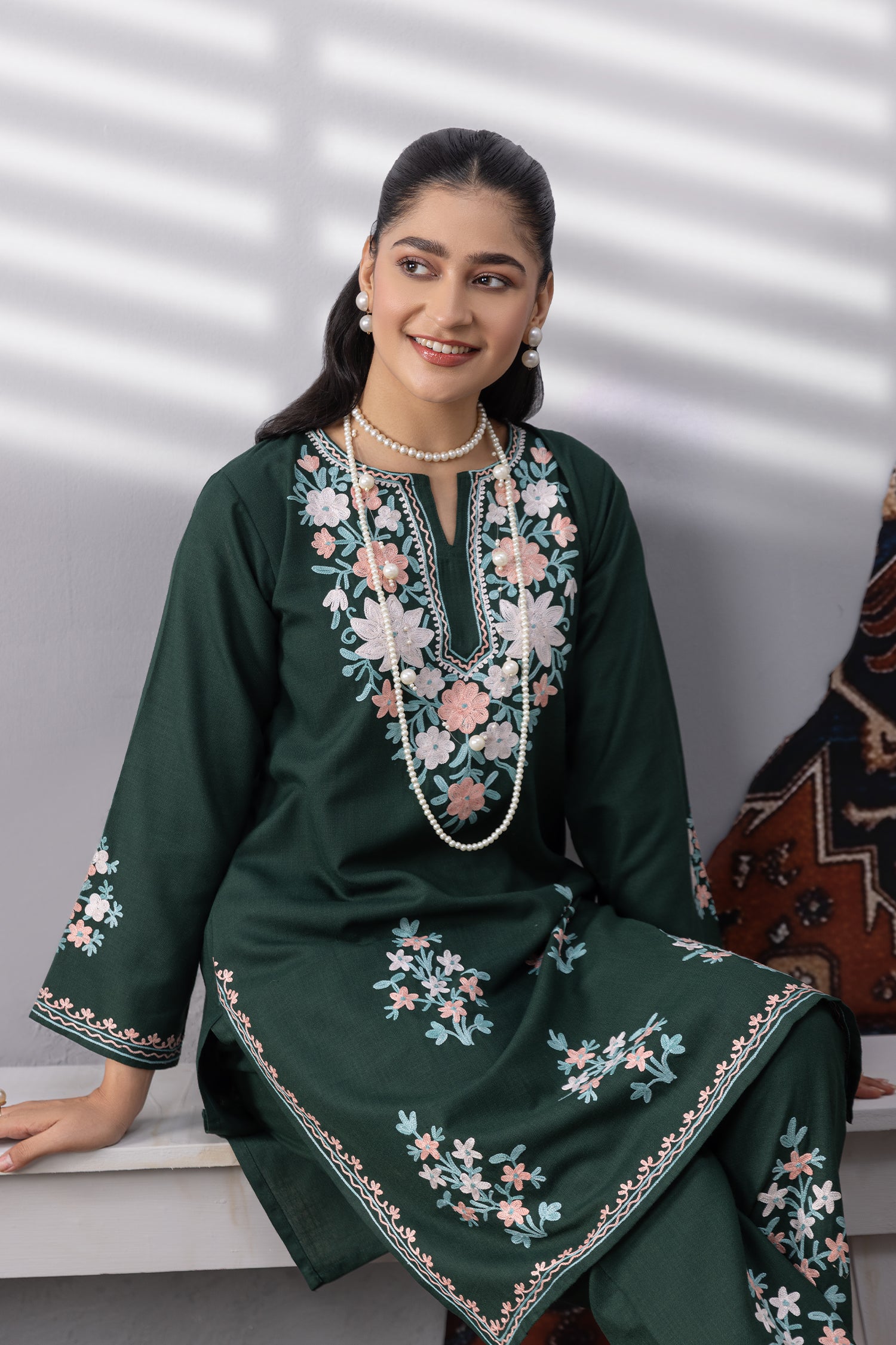 Cotton Kurta Set in Kashmiri Aari - Green