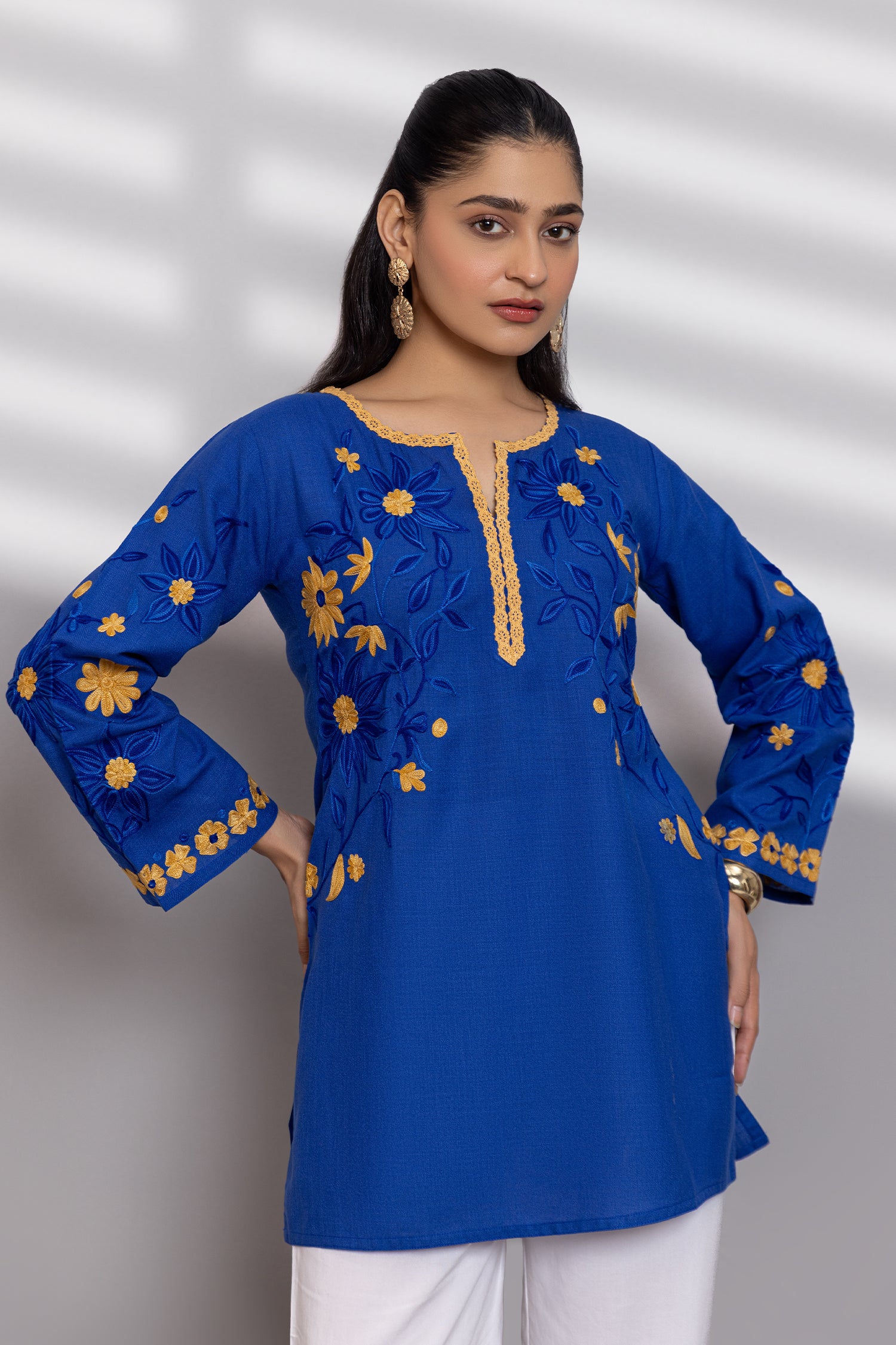 Cotton Kashmiri Aari Kurta - Blue