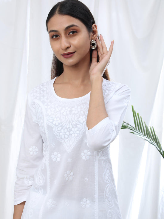 Cotton Ladies White Short Kurti at Rs 800 in Lucknow | ID: 2853344978448