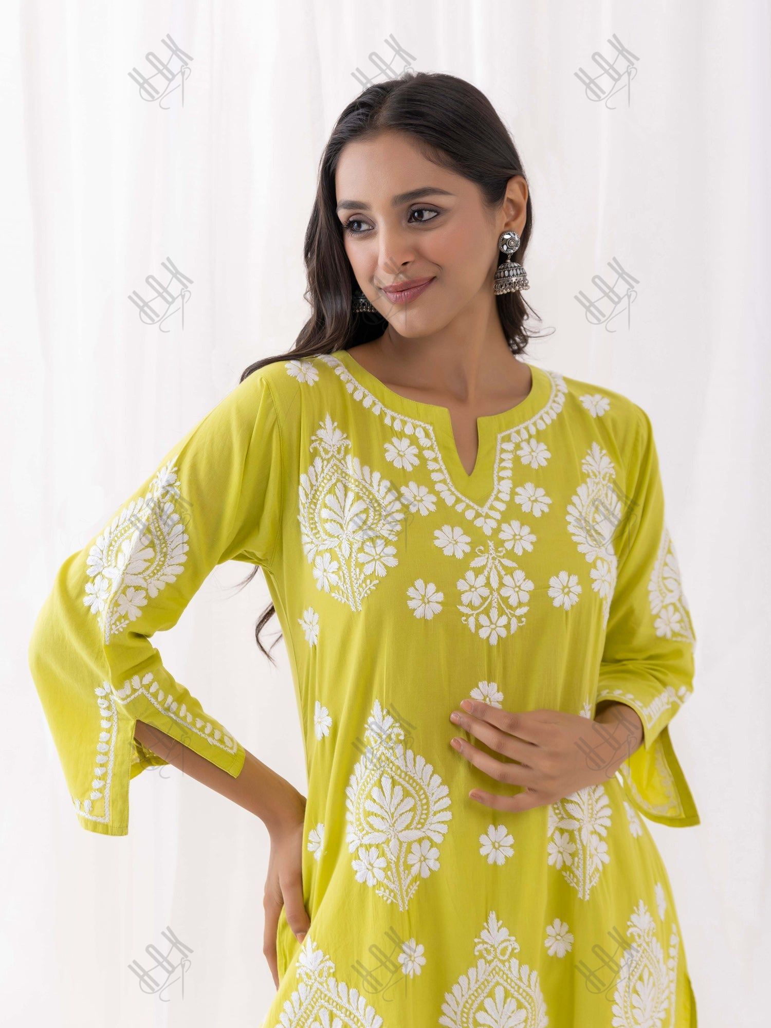 Fizaa Chikankari Kurta in Rayon Cotton Notch Neck Green