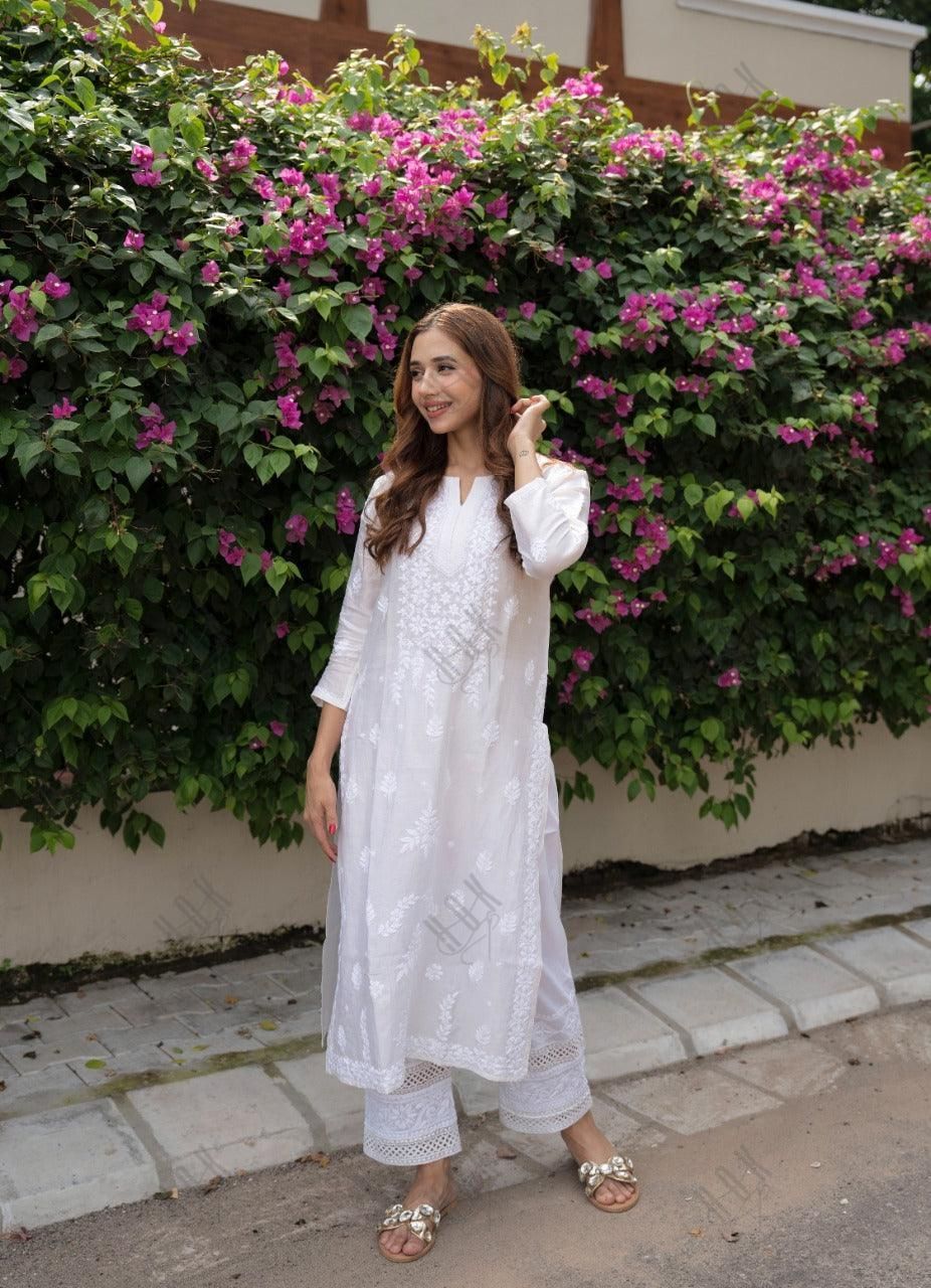 Ria Malhotra in Hand Embroidery Chikankari Long Kurti for Women In Chanderi Silk White-6 - House Of Kari (Chikankari Clothing)