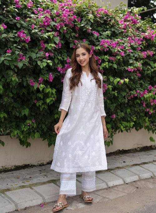 How to style on a long white kurti  Quora