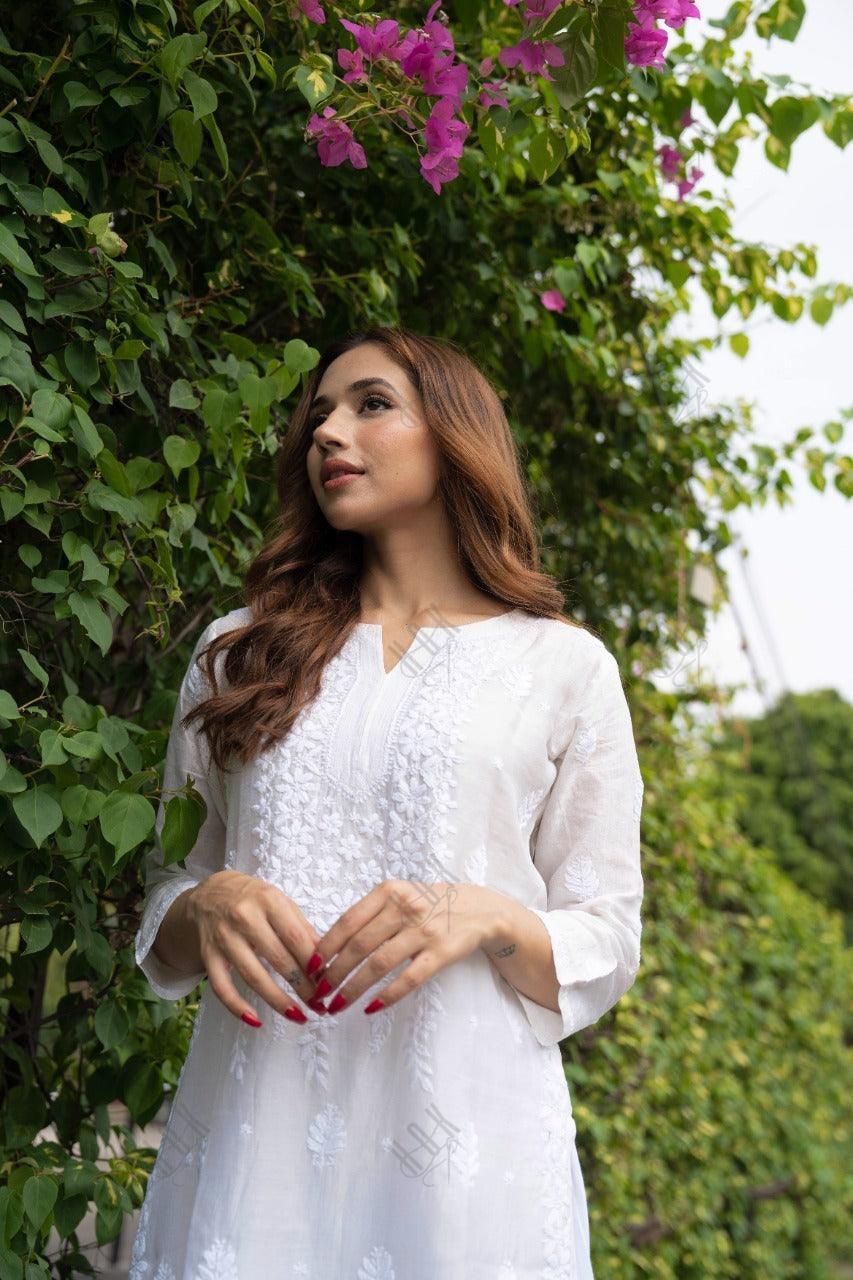 Ria Malhotra in Hand Embroidery Chikankari Long Kurti for Women In Chanderi Silk White-6 - House Of Kari (Chikankari Clothing)