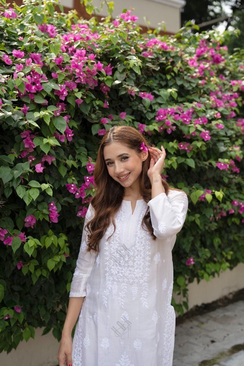 Ria Malhotra in Hand Embroidery Chikankari Long Kurti for Women In Chanderi Silk White-6 - House Of Kari (Chikankari Clothing)